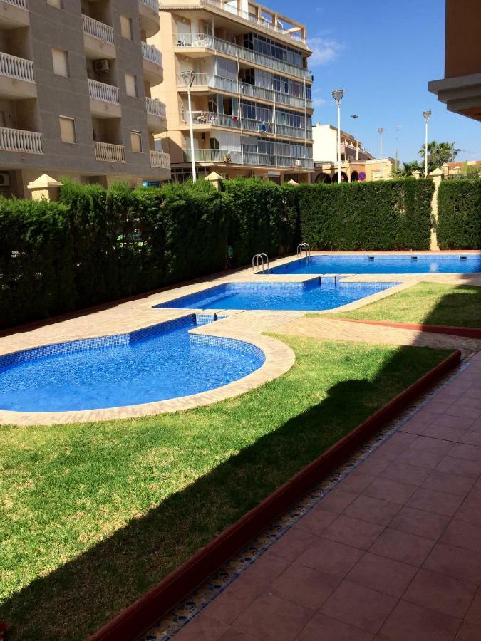 Tus Vacaciones Junto Al Mar Apartment Torrevieja Luaran gambar