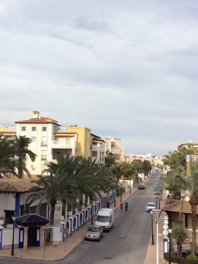 Tus Vacaciones Junto Al Mar Apartment Torrevieja Luaran gambar